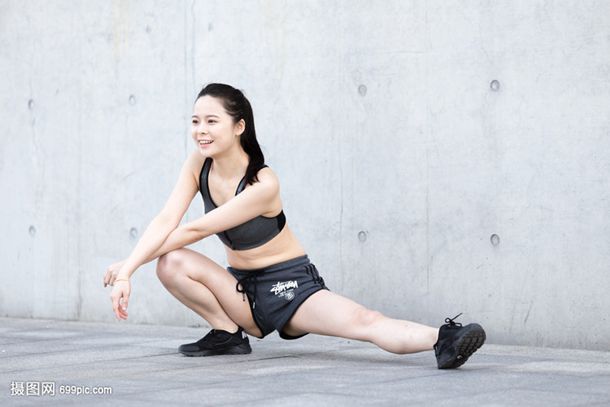 俄挺動作的自我認知 俄挺動作的自我認知